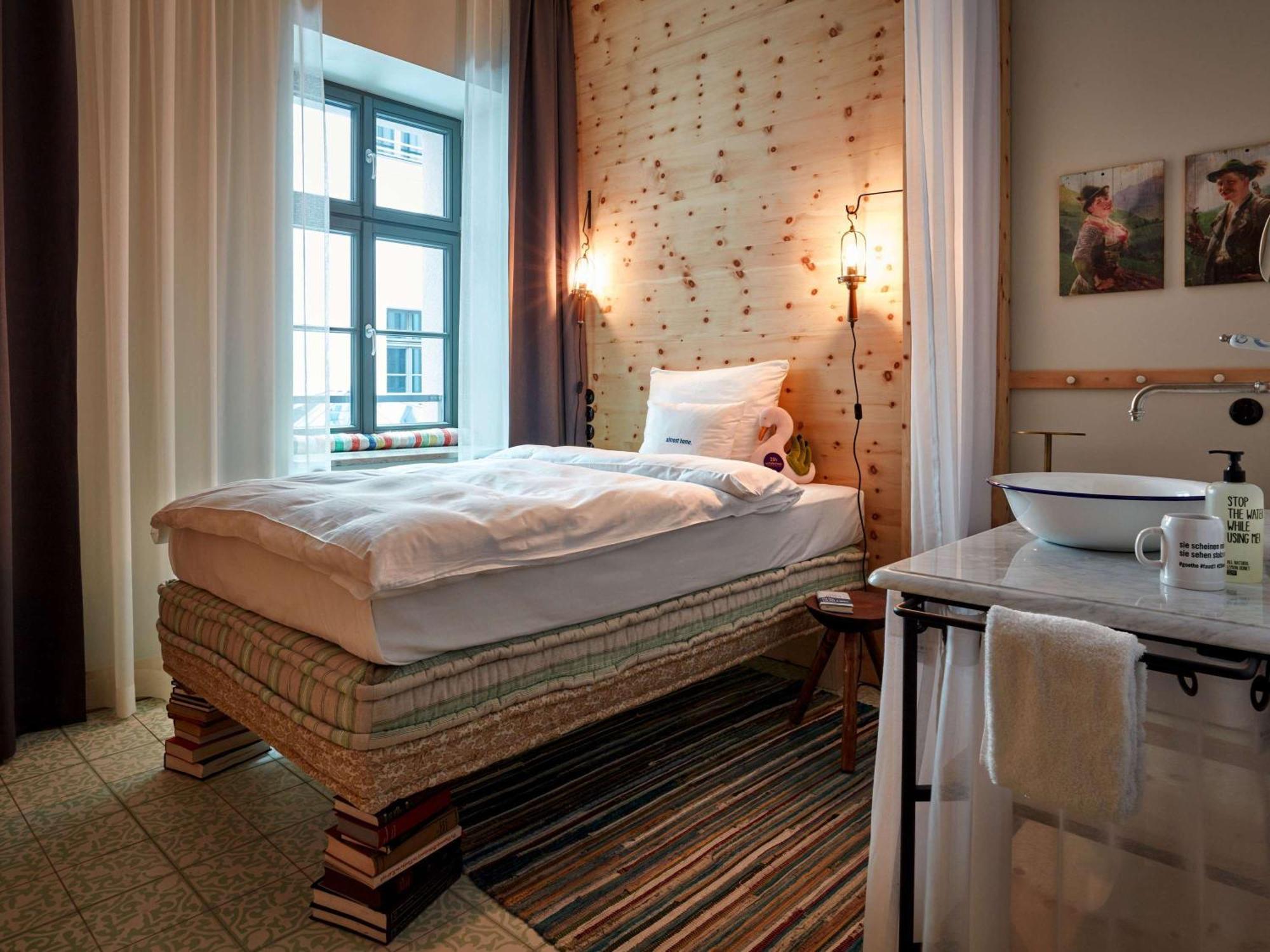 25Hours Hotel The Royal Bavarian Munich Luaran gambar